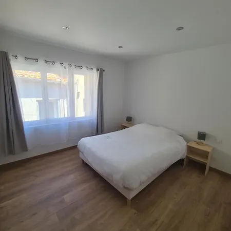 Lägenhet Jolie T4 Renove Avec Balcon-terrasse Argeliers