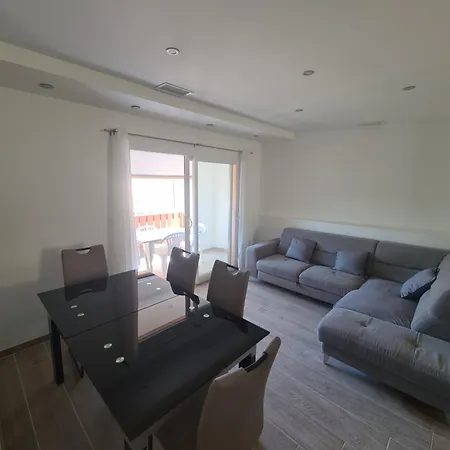 Jolie T4 Renove Avec Balcon-terrasse Argeliers