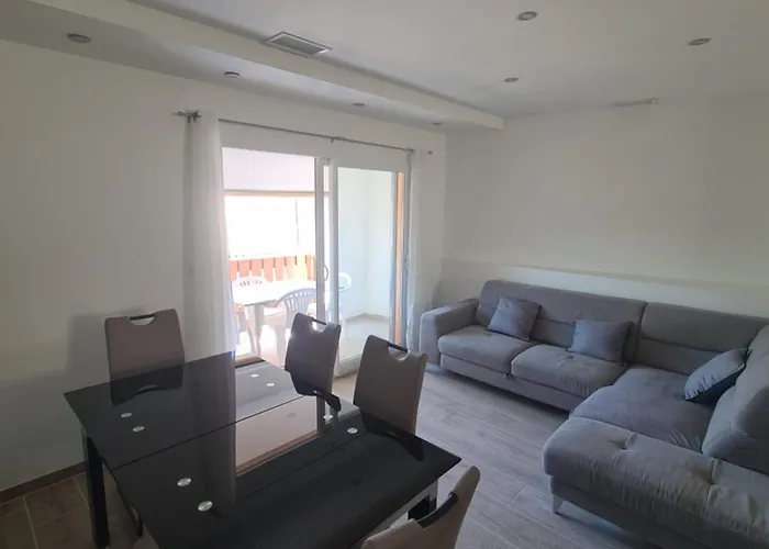 Jolie T4 Renove Avec Balcon-terrasse Argeliers