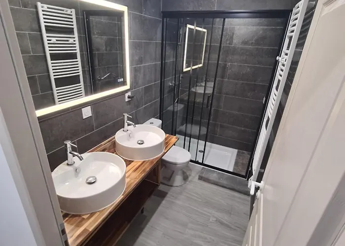 Apartment Jolie T4 Renove Avec Balcon-terrasse