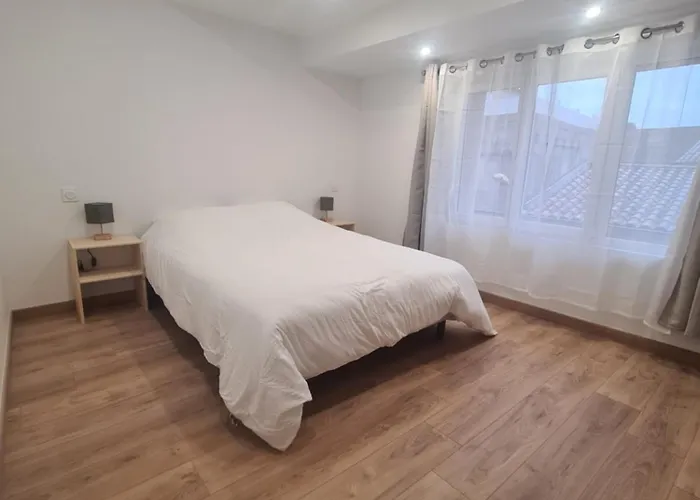 Jolie T4 Renove Avec Balcon-terrasse Apartment Argeliers